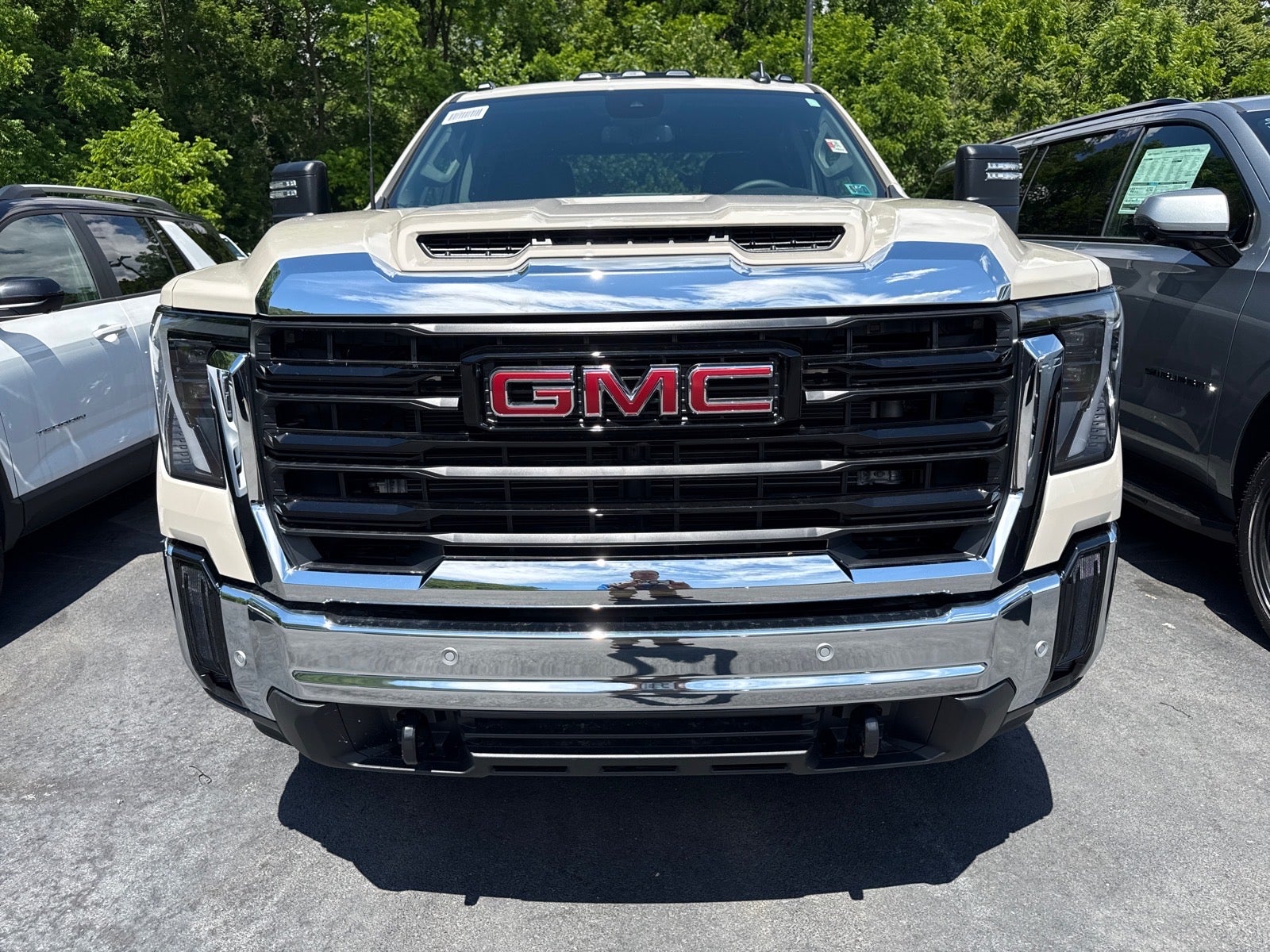 2026 GMC Sierra 2500 HD — side profile view