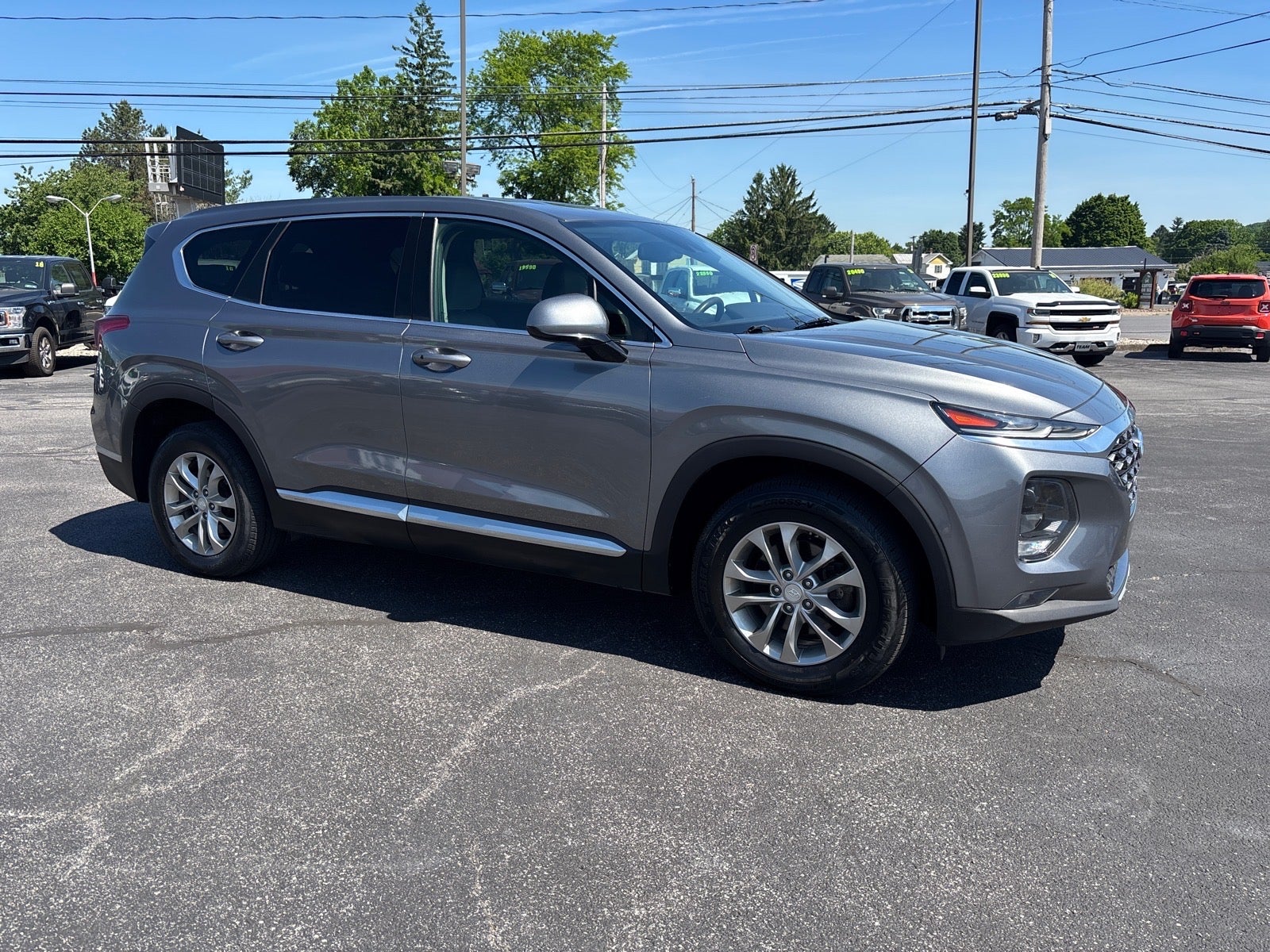 2019 Hyundai Santa Fe SEL in Gray — front three-quarter view